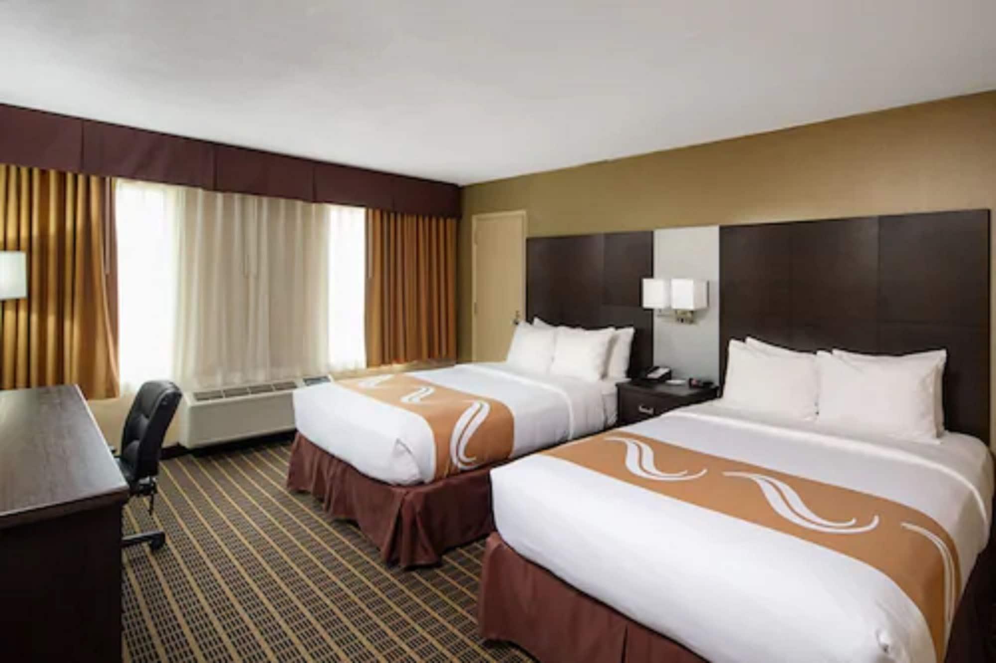 Quality Inn & Suites Downtown Γουίντσορ Εξωτερικό φωτογραφία