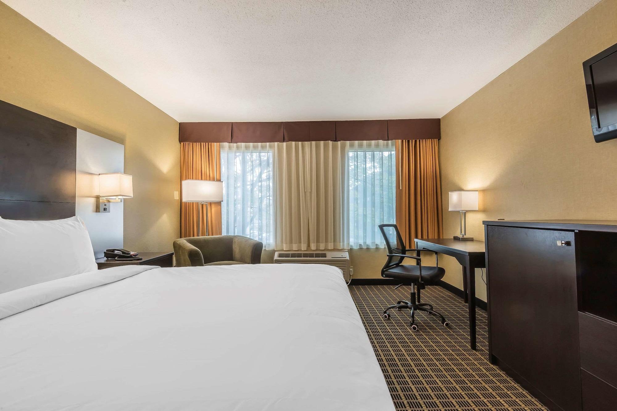 Quality Inn & Suites Downtown Γουίντσορ Εξωτερικό φωτογραφία