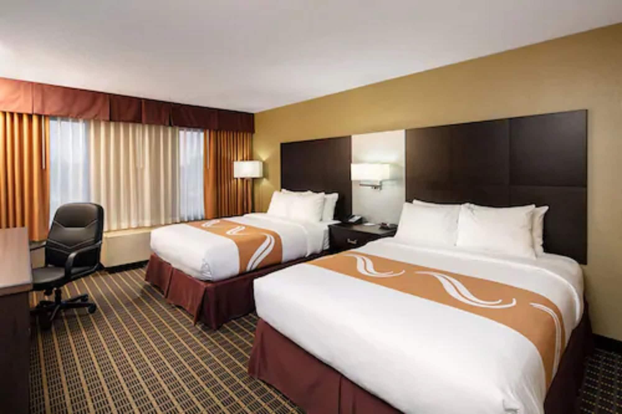 Quality Inn & Suites Downtown Γουίντσορ Εξωτερικό φωτογραφία
