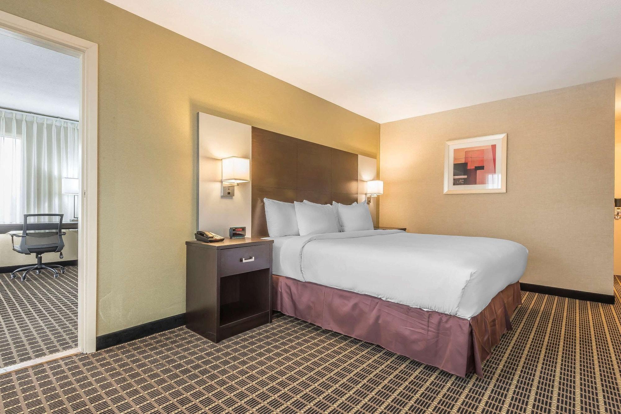 Quality Inn & Suites Downtown Γουίντσορ Εξωτερικό φωτογραφία