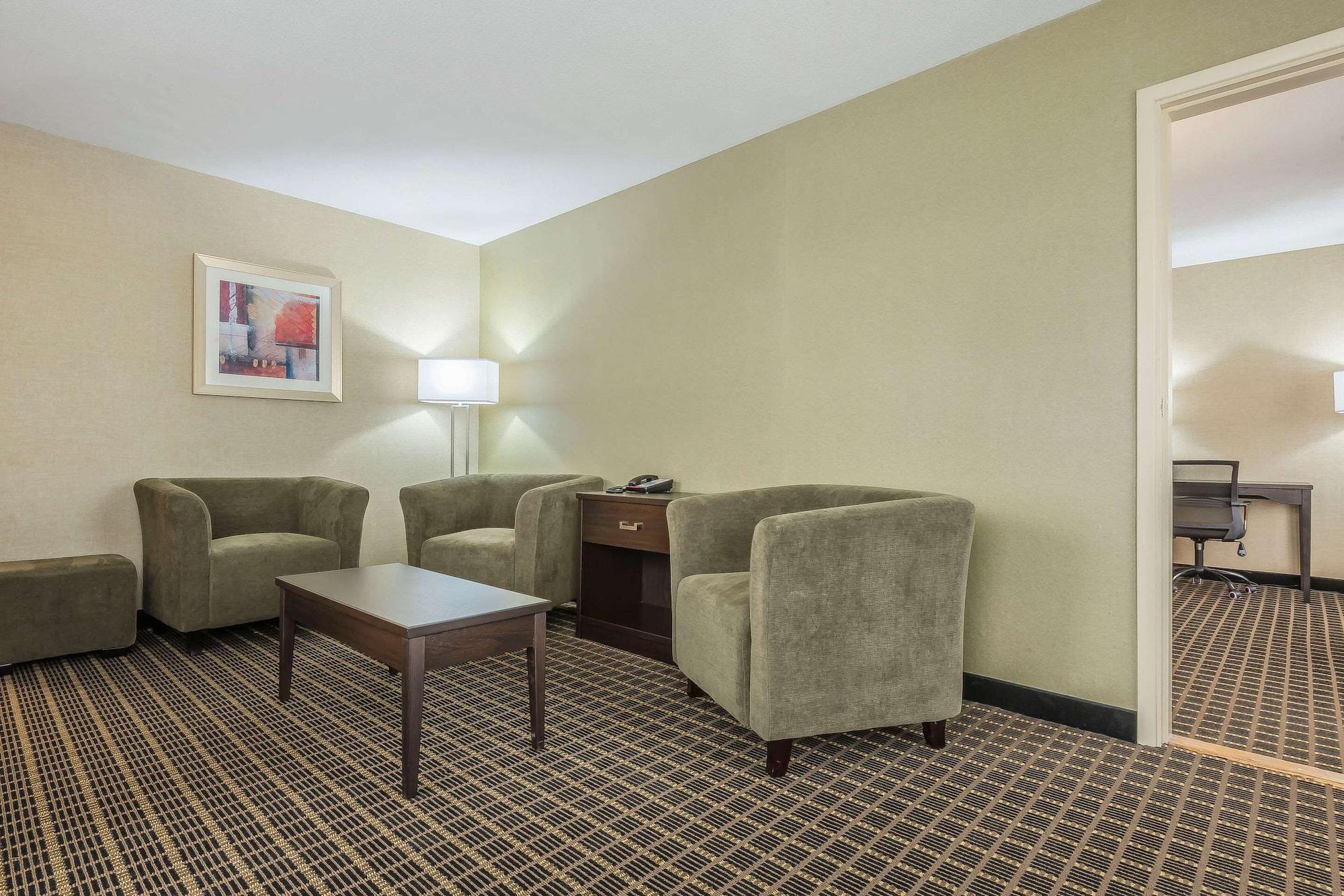 Quality Inn & Suites Downtown Γουίντσορ Εξωτερικό φωτογραφία