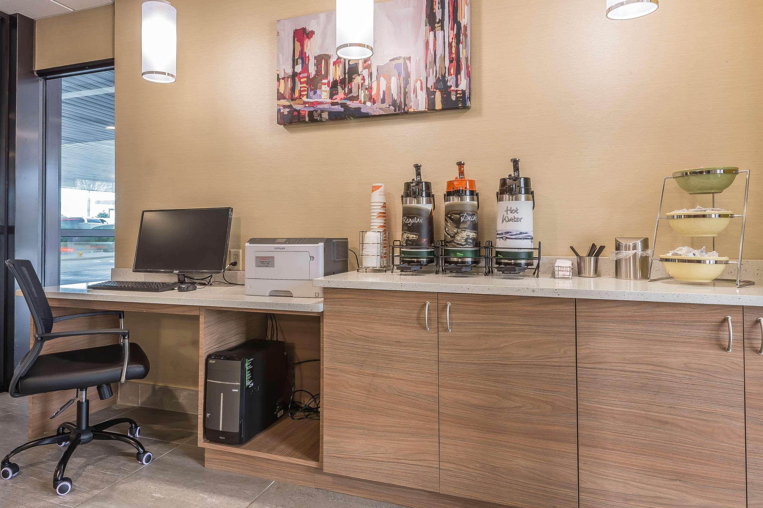 Quality Inn & Suites Downtown Γουίντσορ Εξωτερικό φωτογραφία