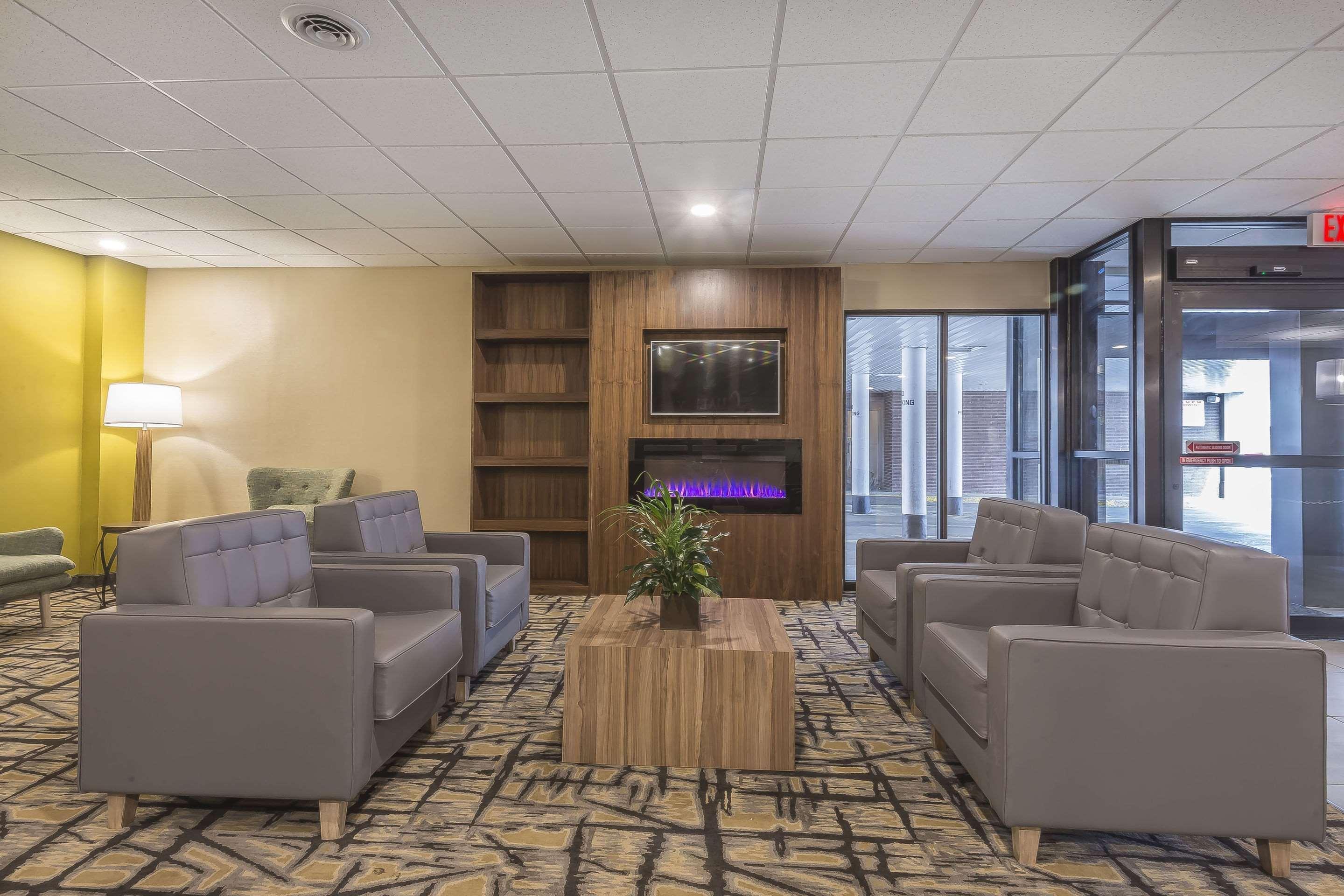 Quality Inn & Suites Downtown Γουίντσορ Εξωτερικό φωτογραφία