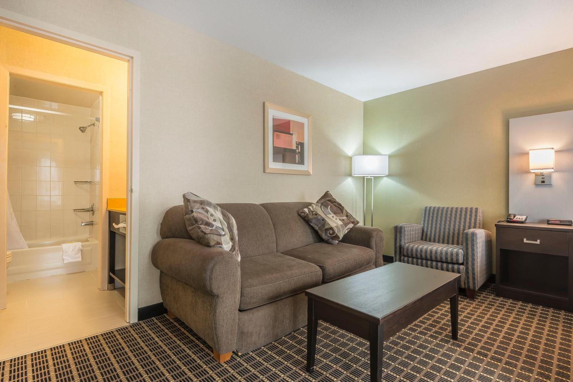 Quality Inn & Suites Downtown Γουίντσορ Εξωτερικό φωτογραφία