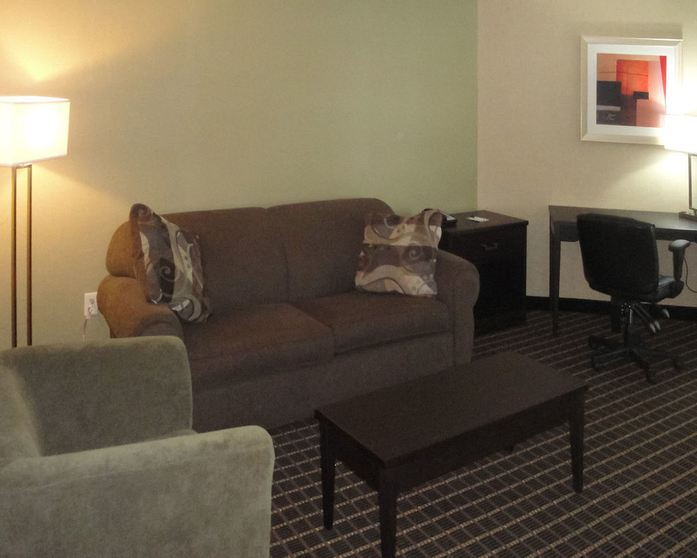 Quality Inn & Suites Downtown Γουίντσορ Εξωτερικό φωτογραφία
