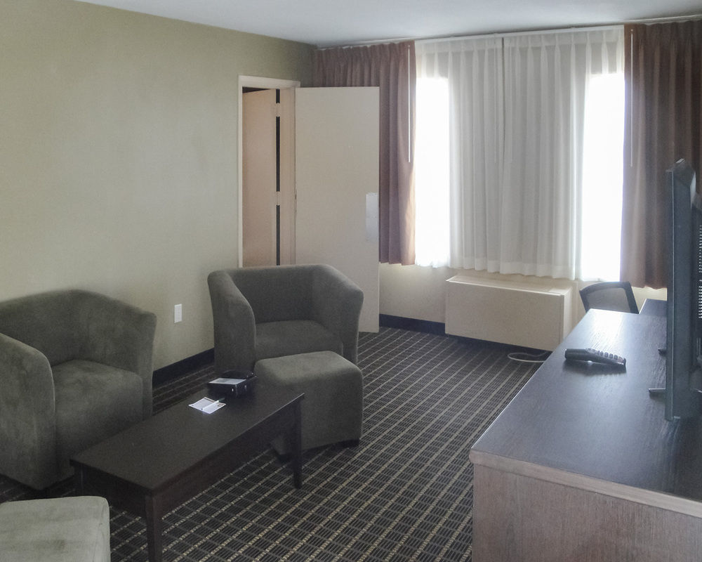 Quality Inn & Suites Downtown Γουίντσορ Εξωτερικό φωτογραφία