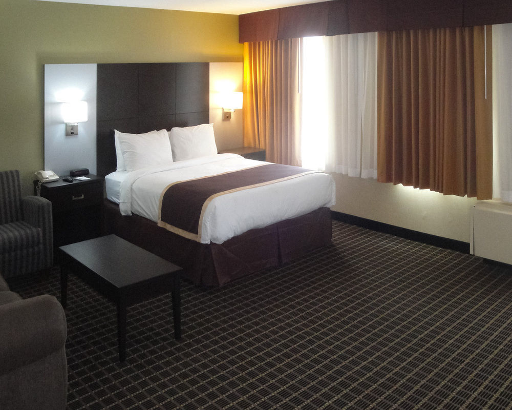 Quality Inn & Suites Downtown Γουίντσορ Εξωτερικό φωτογραφία