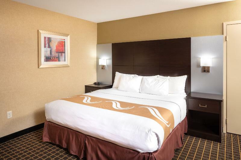 Quality Inn & Suites Downtown Γουίντσορ Εξωτερικό φωτογραφία