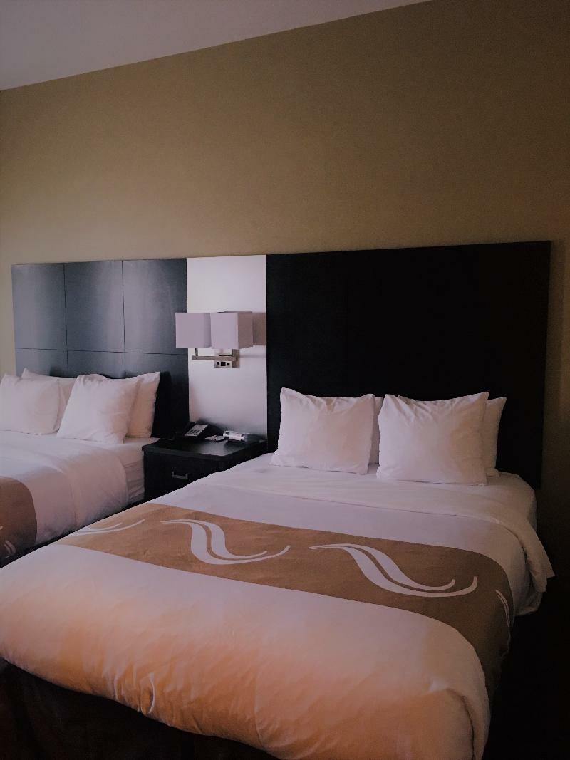 Quality Inn & Suites Downtown Γουίντσορ Εξωτερικό φωτογραφία